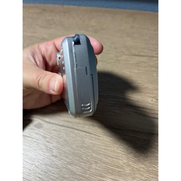 Vintage Silver Digital Camera Model 78379-ACC Collector Retro Style NOT TESTED - Picture 5 of 6